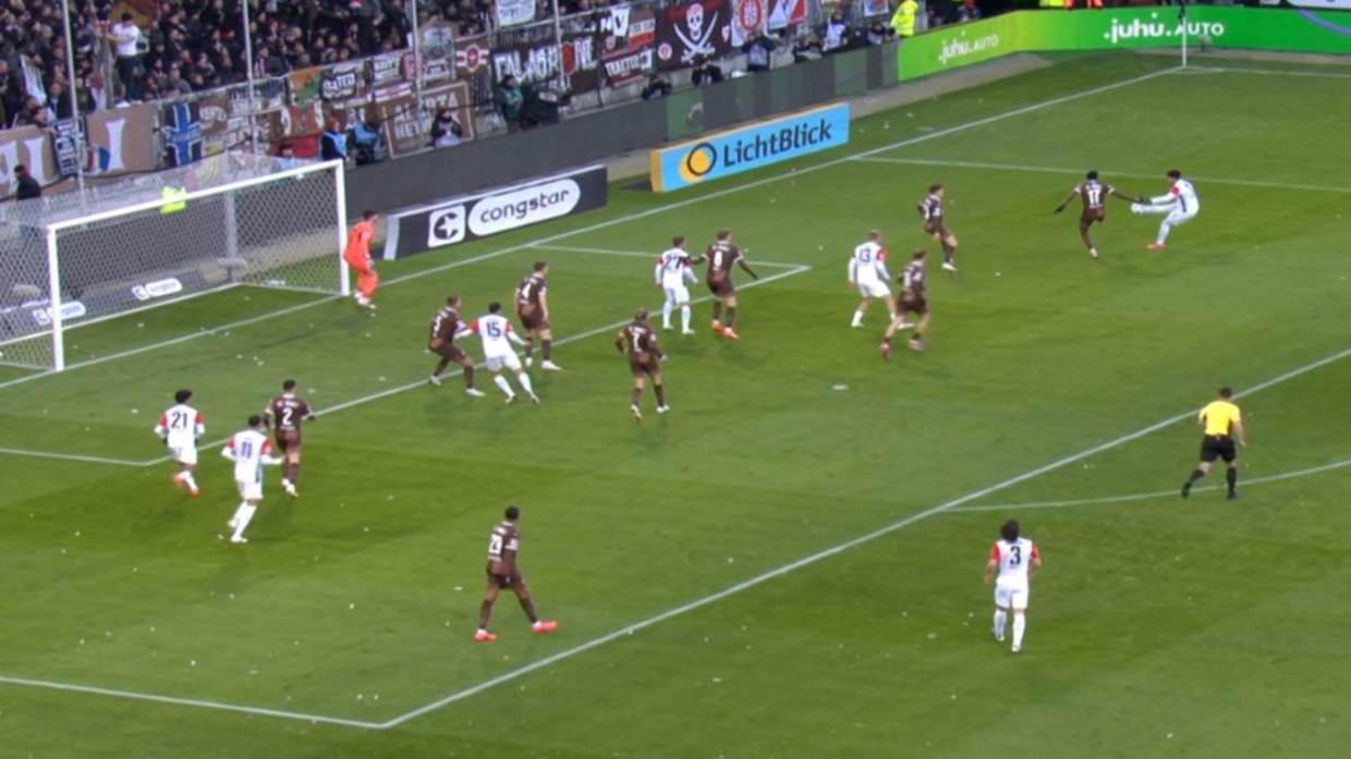 Omar Marmoush scores against St. Pauli to momentarily top the Bundesliga scorers